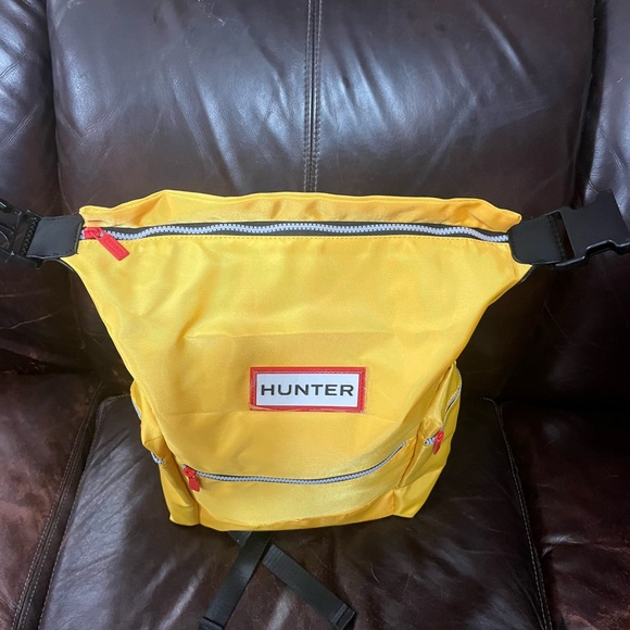 NEW Hunter Yellow Large Backpack Multi Pocket Bag - Picture 5 of 7